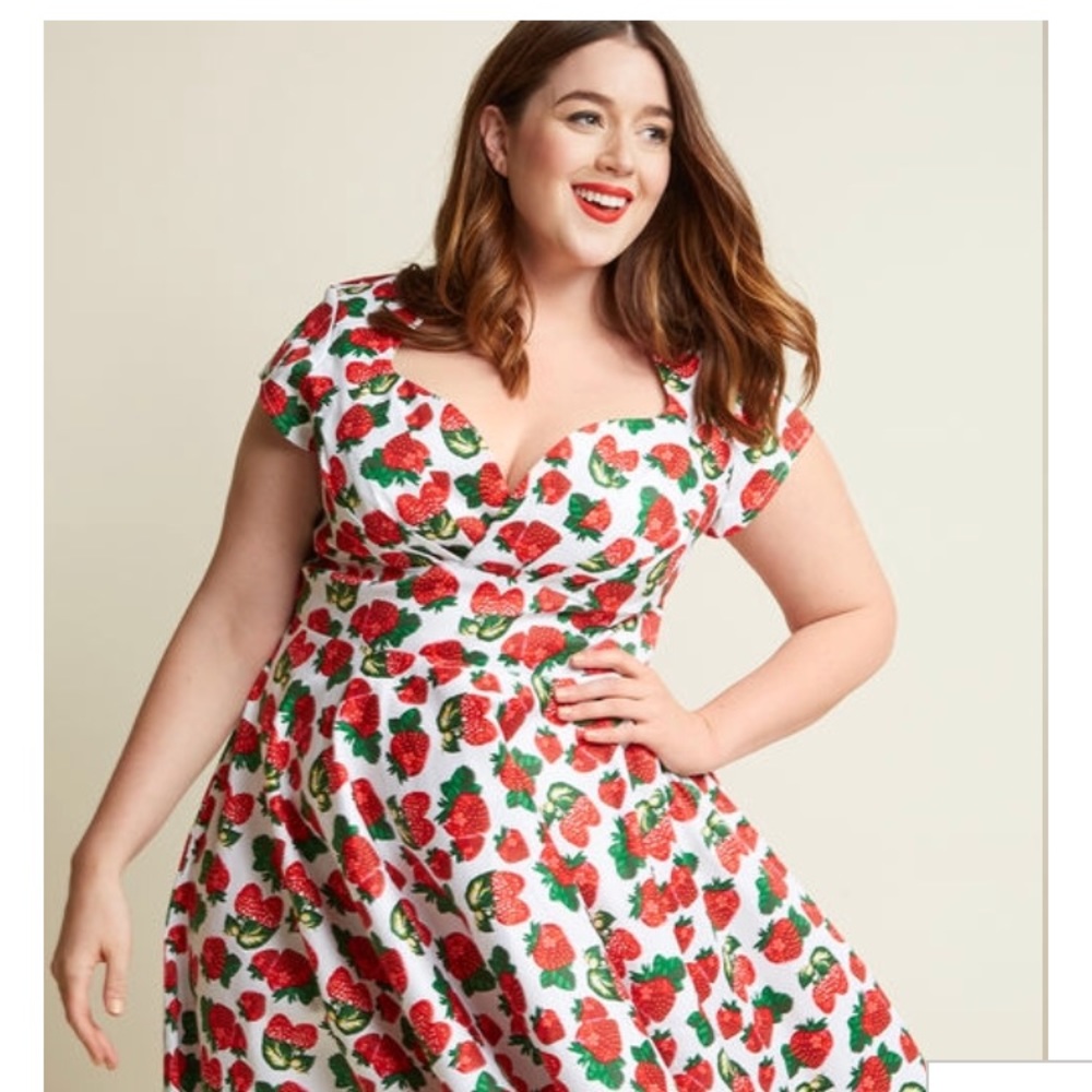 NWT ModCloth Strawberry Print Vintage Style Dress